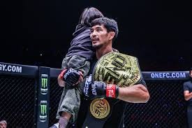 什么是“剥削性打法”？面对一个永远不弃牌的对手，你该如何调整？（剥削性打法解读：如何调整以对抗永不弃牌的对手？）